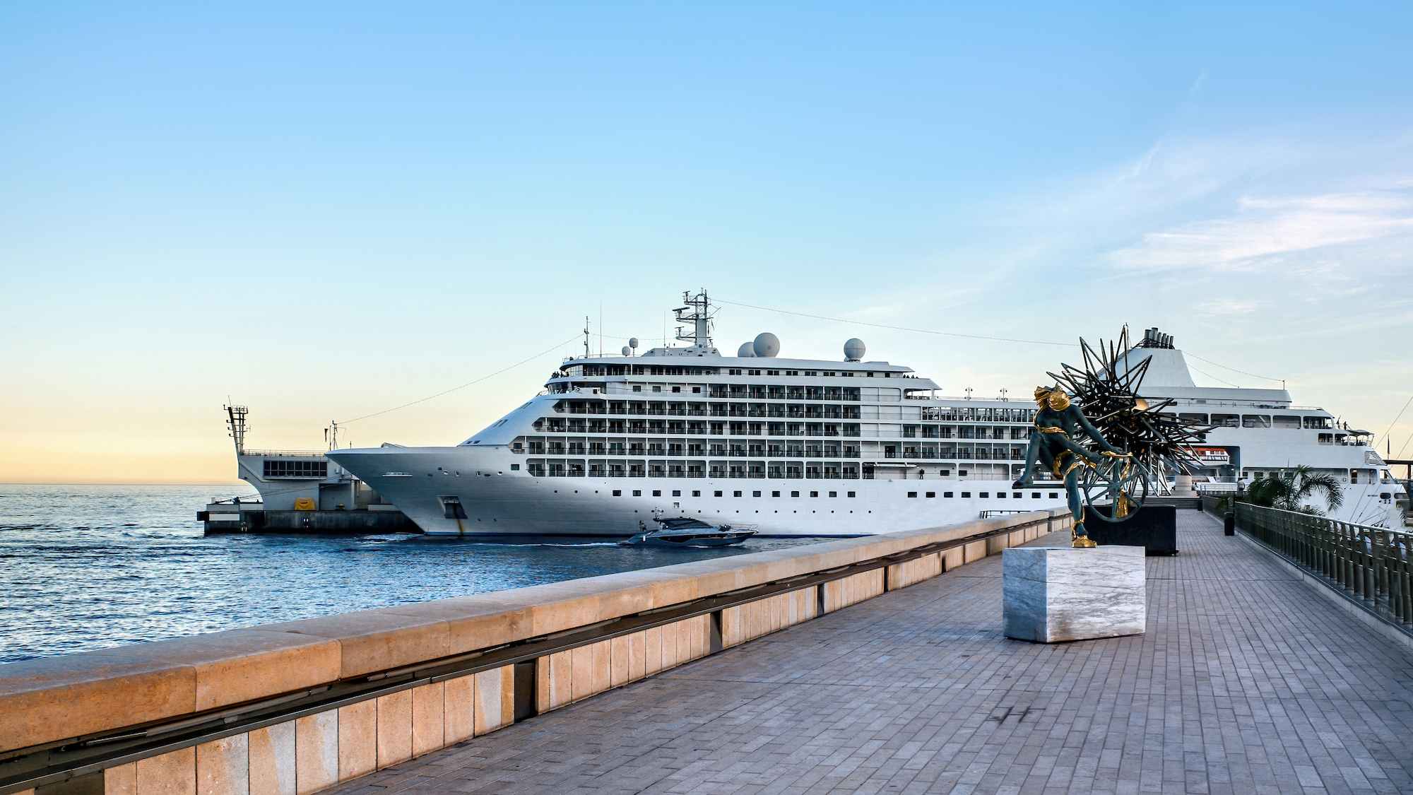 Traslado Civitavecchia a Aeropuerto Fiumicino con servicio exclusivo de Cabroma